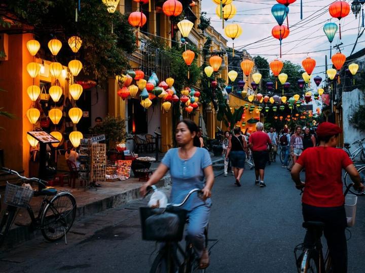 Hotspot Matrix: Biến Ai bảo mặc váy đen mùa hè là thành cơ hội marketing đột phá