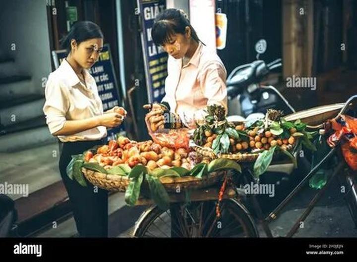 Blouse tay phồng nhẹ: Kiểu tay phồng lại là một trong những kiểu được ưa chuộng