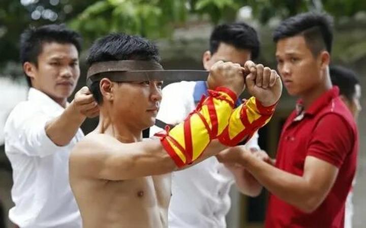 Hotspot Matrix: Biến 4 kiểu chân váy hết thời, thành cơ hội marketing đột phá